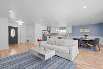 914 Kirkwood Ave in Pasadena, CA - Building Photo - Building Photo