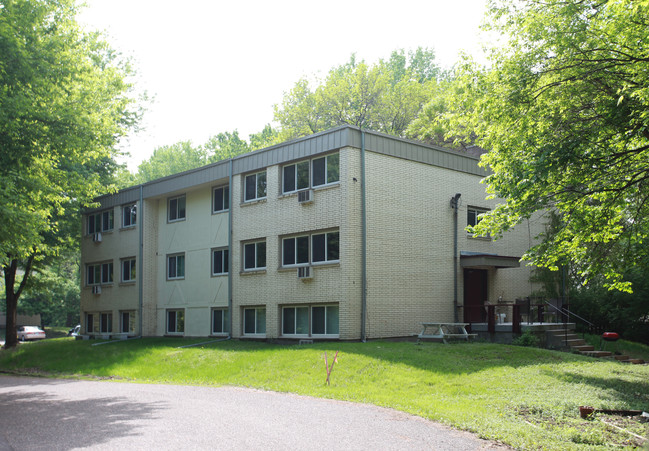 Mayfair Apartments in Golden Valley, MN - Foto de edificio - Building Photo