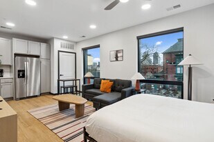 423 E Michigan St in Indianapolis, IN - Building Photo