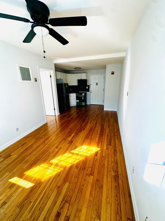 890 W Beech St in Long Beach, NY - Building Photo