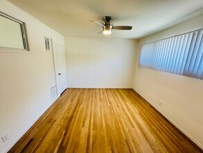1605 N MARTEL Ave in Los Angeles, CA - Foto de edificio - Building Photo