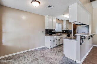 103 Pinion Cir in Lafayette, LA - Building Photo - Building Photo