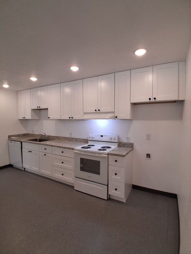 4864 E University Ave in Fresno, CA - Building Photo - Building Photo