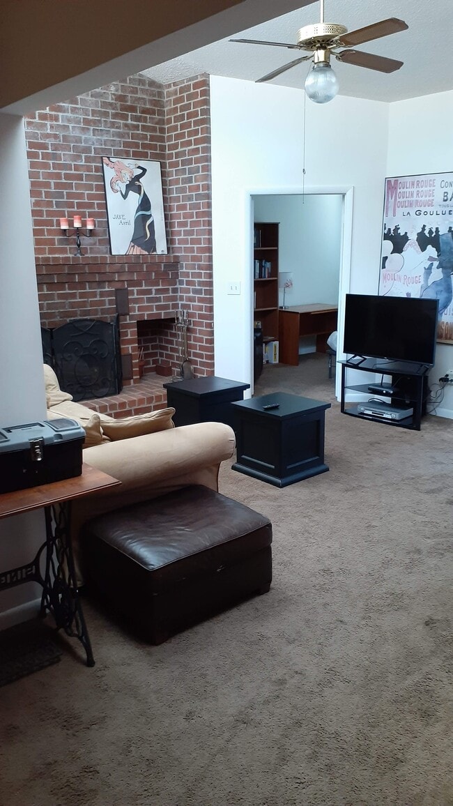 2115 Turtle Run Dr, Unit 2115 Turtle Run Dr #11 in Richmond, VA - Foto de edificio - Building Photo