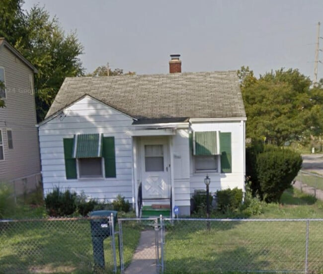 property at 1302 Mann Ave
