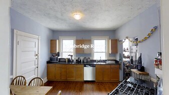 3 Kinnaird St, Unit 3 Kinnaird #1E in Cambridge, MA - Building Photo