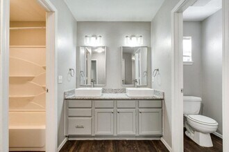 109 E Colcord Ave in Edmond, OK - Building Photo - Building Photo
