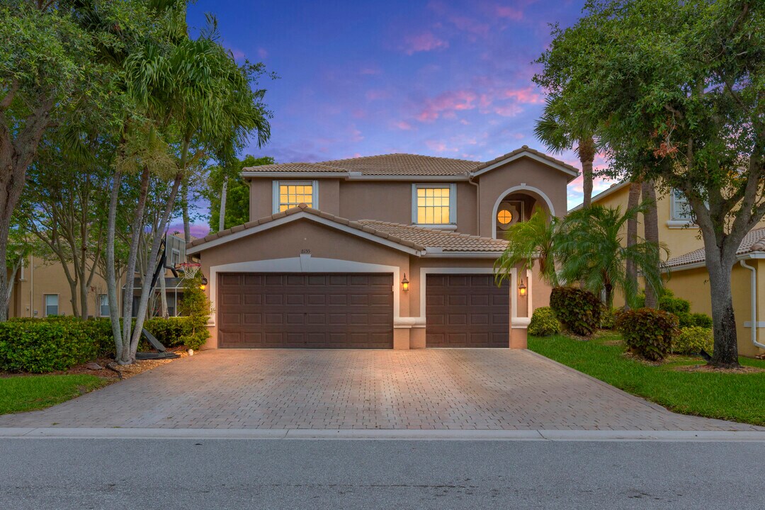 8155 Viale Matera in Greenacres, FL - Building Photo