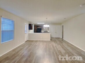 8718 Segura Wy in San Antonio, TX - Foto de edificio - Building Photo