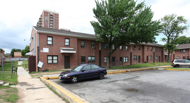 MuCulloh Housing Lowrise in Baltimore, MD - Foto de edificio - Building Photo