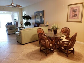 16 Harbour Isle Dr W-Unit -105 in Fort Pierce, FL - Foto de edificio - Building Photo