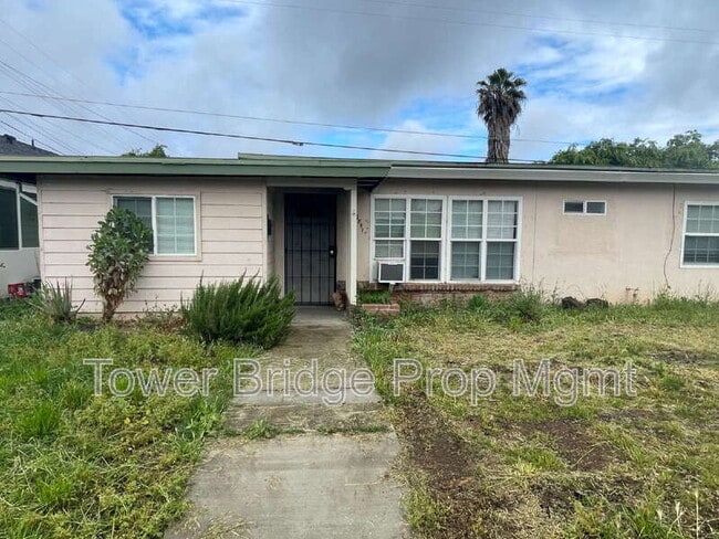 property at 2841 Taft St