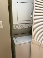 1043 W Webster Ave, Unit 2 in Chicago, IL - Building Photo - Building Photo