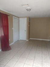 1808 Hacienda Way in Holiday, FL - Building Photo - Building Photo