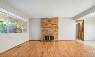 12116 SE 71st St in Newcastle, WA - Building Photo - Building Photo