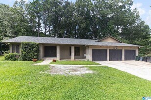 3222 Tyrol Ln in Vestavia Hills, AL - Building Photo