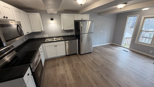 7008 SW 15th St in Des Moines, IA - Building Photo - Building Photo