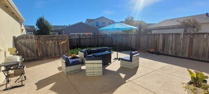 2970 Garnet Way in Marina, CA - Building Photo - Building Photo