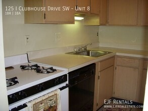 125 Clubhouse Dr SW in Leesburg, VA - Building Photo - Building Photo