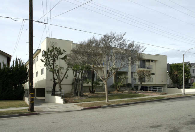 135 N 5th St in Alhambra, CA - Foto de edificio - Building Photo