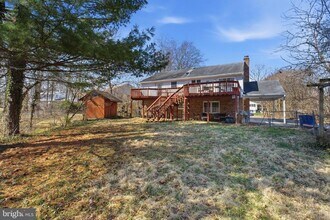 3343 Slade Run Dr in Falls Church, VA - Building Photo - Building Photo