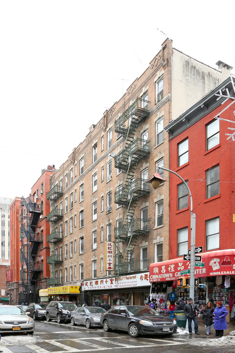 80-84 Bayard St in New York, NY - Foto de edificio