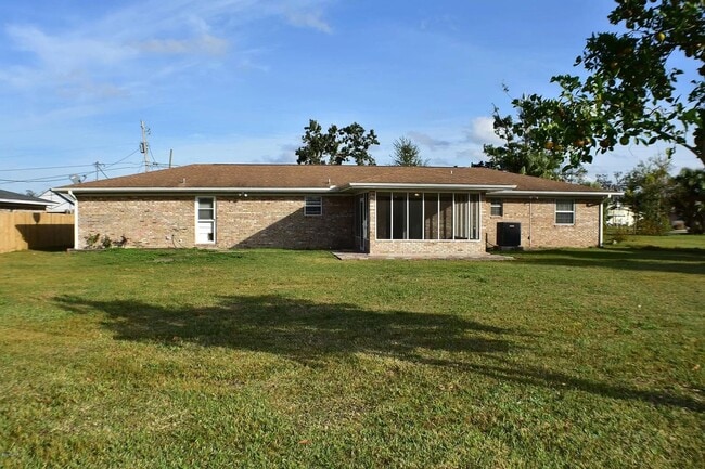 308 Kentucky Ave in Lynn Haven, FL - Building Photo - Building Photo