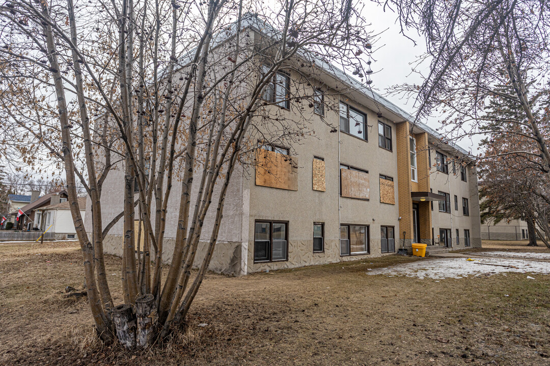 5607 118th Ave NW in Edmonton, AB - Building Photo