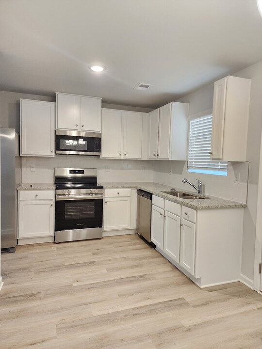 7260 Crestside Dr in Austell, GA - Building Photo