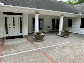 11 Wordins Ln in Trumbull, CT - Building Photo - Building Photo