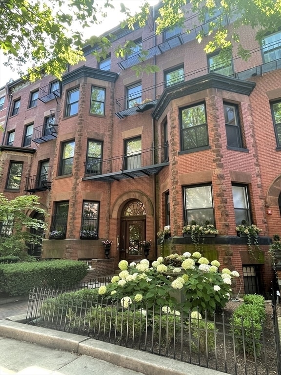 400 Marlborough St, Unit 7 in Boston, MA - Foto de edificio - Building Photo