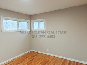 150 Clair St in Garden City, MI - Building Photo - Building Photo