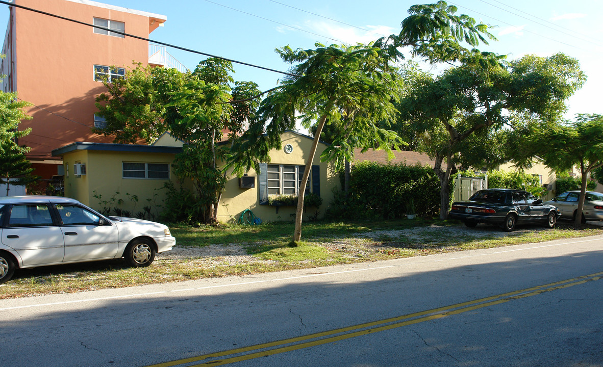 1221 NE 6th St in Fort Lauderdale, FL - Building Photo