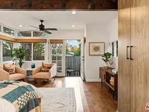 3012 Bentley Ct in Santa Monica, CA - Building Photo - Building Photo