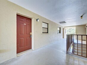 7237 Cloister Dr in Sarasota, FL - Building Photo - Building Photo