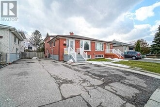 1166 Shadeland Dr in Mississauga, ON - Building Photo - Building Photo