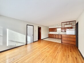 2113 Lake Point Dr in Madison, WI - Foto de edificio - Building Photo