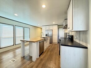 121 Peggy St in Conroe, TX - Building Photo - Building Photo