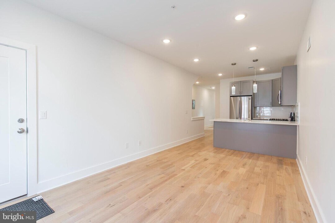 2404 Master St-Unit -1 in Philadelphia, PA - Building Photo