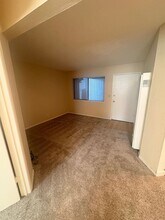 925 N Bayshore Rd W in San Jose, CA - Building Photo - Building Photo