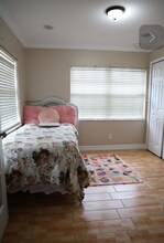 1440 Veronica S Shoemaker Blvd in Ft. Myers, FL - Building Photo - Building Photo