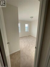 46 Witteveen Dr in Brantford, ON - Building Photo - Building Photo