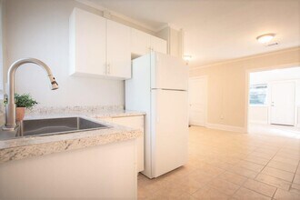 135 Columbia Dr in Tallahassee, FL - Building Photo - Building Photo