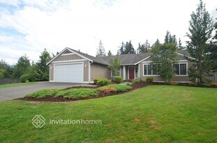 13016 73rd Ave Ct E in Puyallup, WA - Building Photo