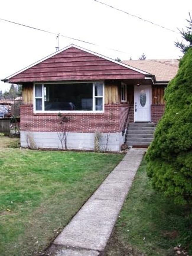 property at 810 SW 142nd St