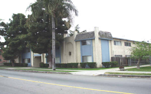 Magnolia Apartments in Long Beach, CA - Foto de edificio - Building Photo