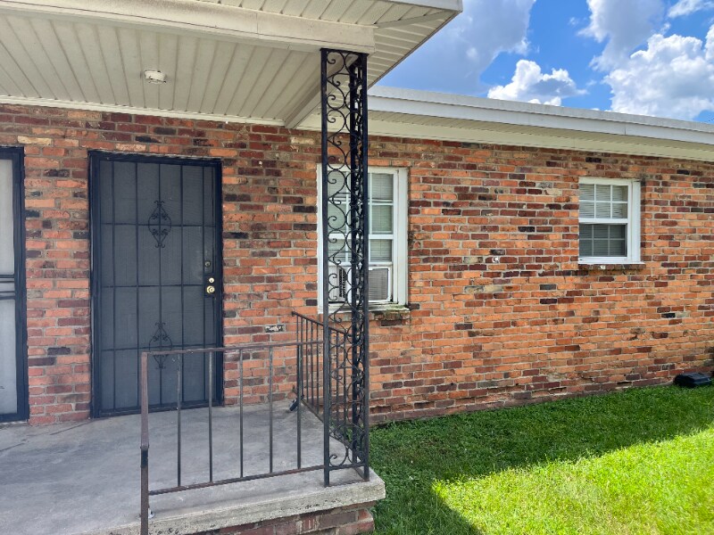 712 Hopkins St in Augusta, GA - Building Photo