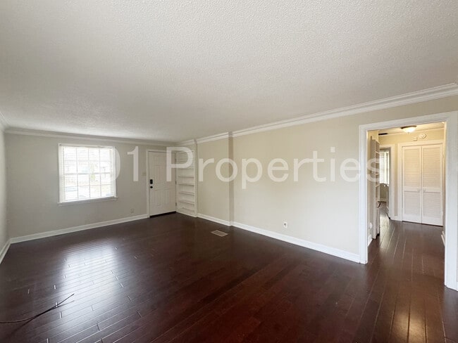 81 S Larchmont Dr in Memphis, TN - Building Photo - Building Photo