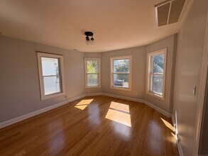 679 Shelton St in Bridgeport, CT - Foto de edificio - Building Photo