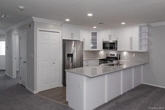 6 Overlook Dr in Farmingville, NY - Building Photo - Building Photo